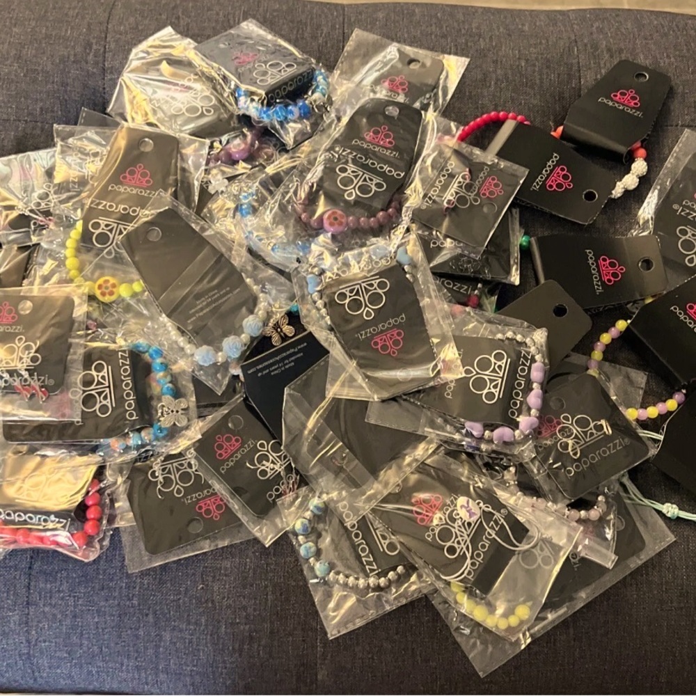 60 pieces of paparazzi kid’s jewelry 20bracelets 20 earrings & 20 rings